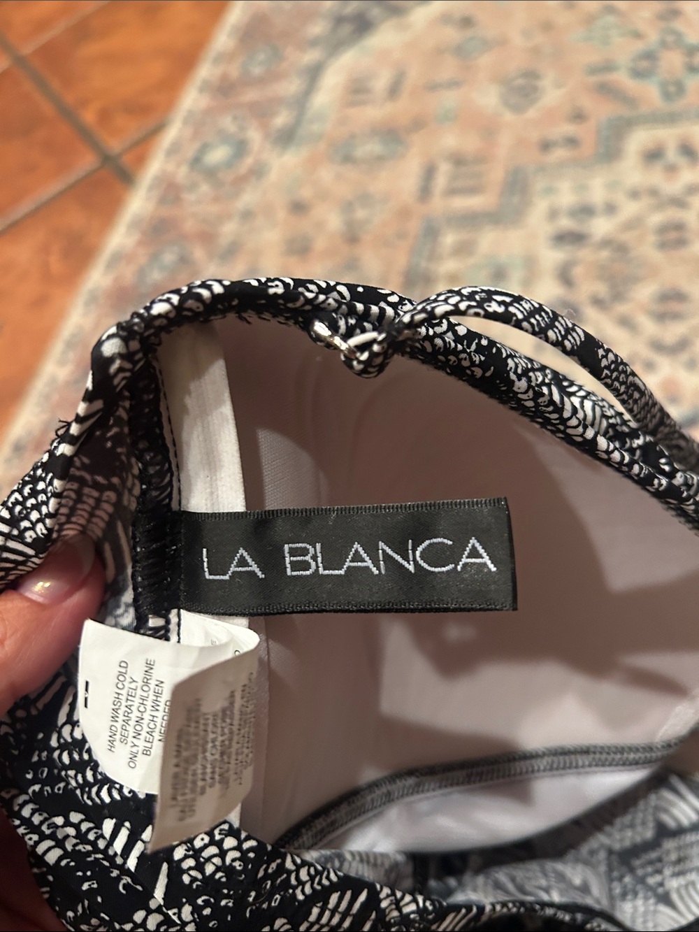 La Blanca Black & White Geometric One-Piece Swimsuit - Picture 10 of 11